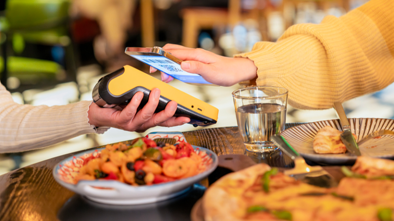 中国サービス産業が100兆元規模へ、第15次五カ年計画が示す新たな経済軸