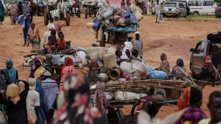 スーダン紛争4年目、世界最大の人道危機が深刻化 video poster