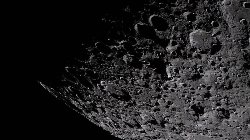 月の極地氷が15億年蓄積—イスラエル・米国の新研究が示す