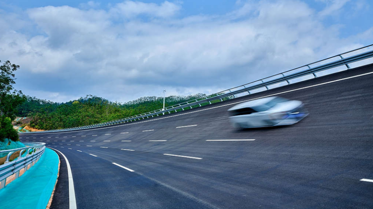 中国政府、自動運転車の道路テスト安全強化を要請