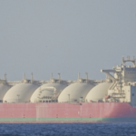 U6WLT70JESCWT2EXY8EU - NewsTomo – 日本語で読む、世界のニュースハブ WTIがブレントを上回る―ペトロドル体制のストレステストが示すもの