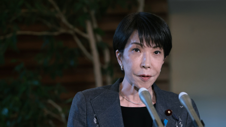 日本の首相、ホルムズ海峡の安全航行確保をイランに要請