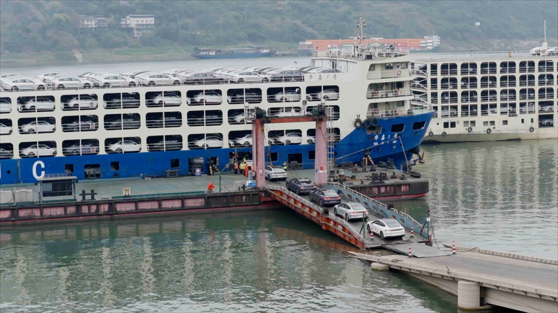 内陸の港が世界へつなぐルートに：重慶・果園港が描く物流の新地図 video poster