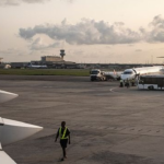 燃料高騰で操業停止も ナイジェリア航空、政府の協議呼びかけで停止延期