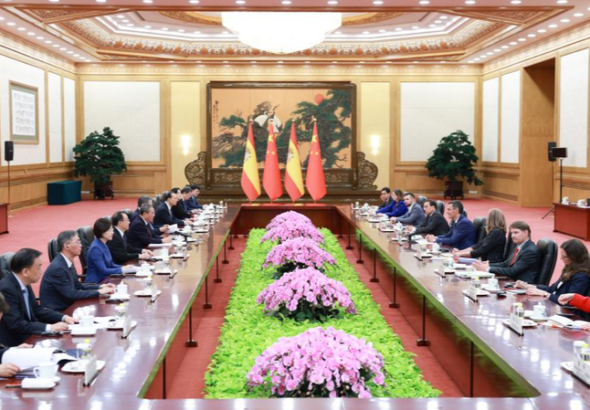 李首相、スペインへの中国企業投資拡大を呼びかけ