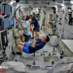 神舟21号、1カ月の延長任務に着手　中国本土の宇宙滞在記録更新へ