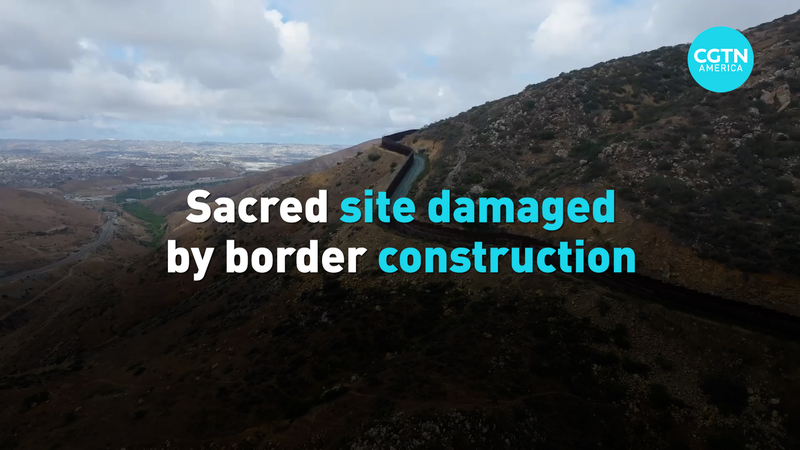 米墨国境の建設工事で聖地が破壊、先住民クメヤイ族が抗議 video poster